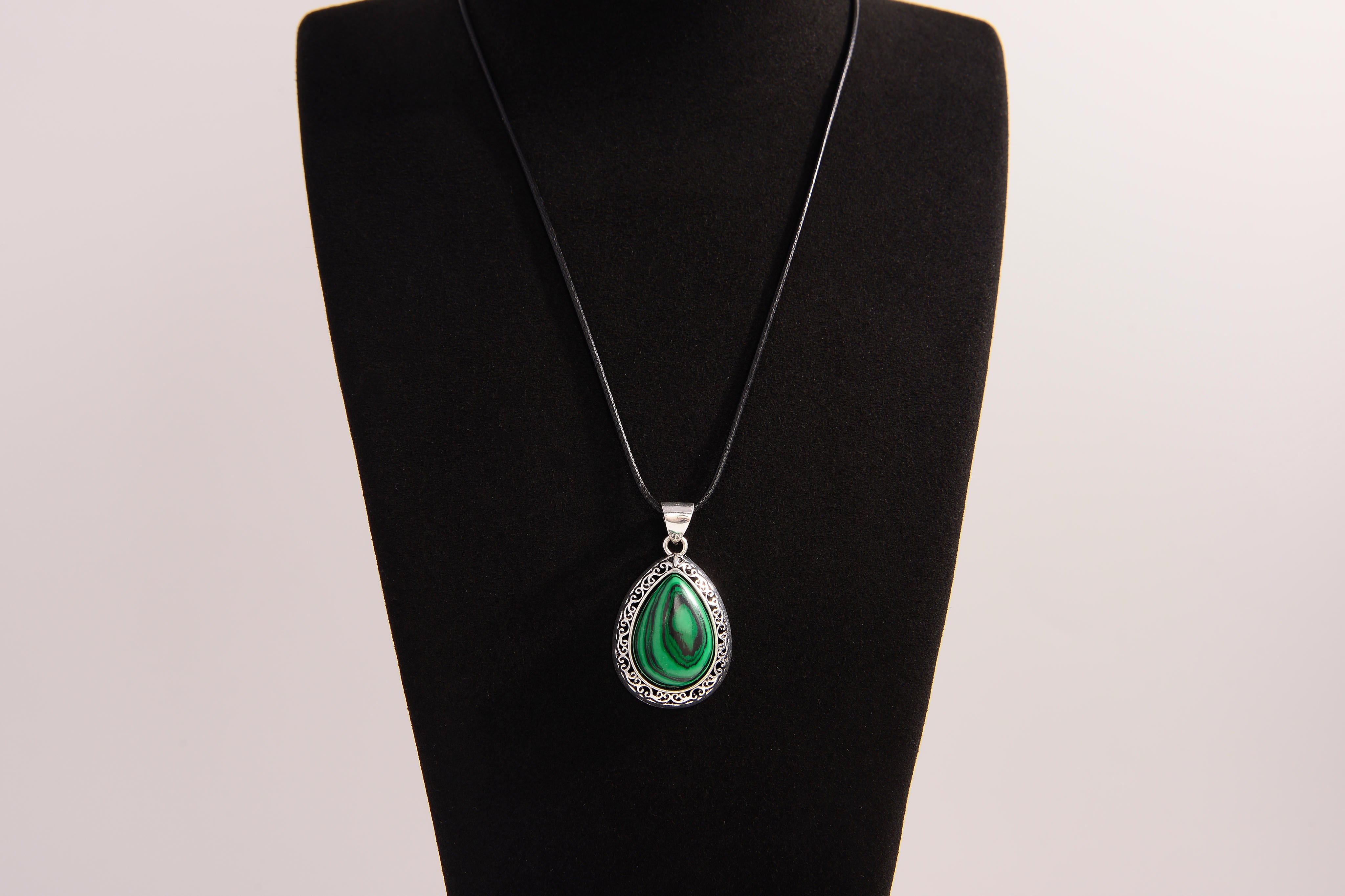 Ornamental Tear Drop Crystal Necklace